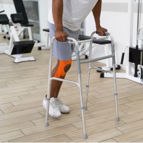 TRAUMA & RECONSTRUCTION